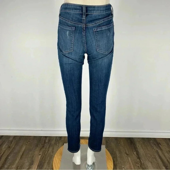 Old Navy Rockstar Super Skinny Jeans  8 - Picture 5 of 13